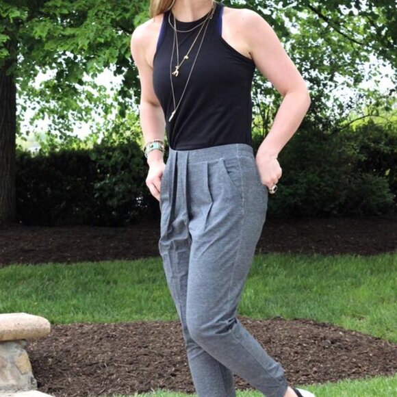 Lululemon & go Keepsake Grey STudio Jogger Pant - Size 8 - Picture 16 of 17